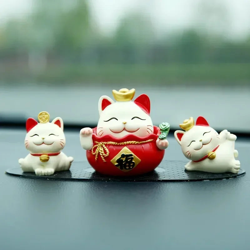 Mini Lucky Maneki Neko Cat
