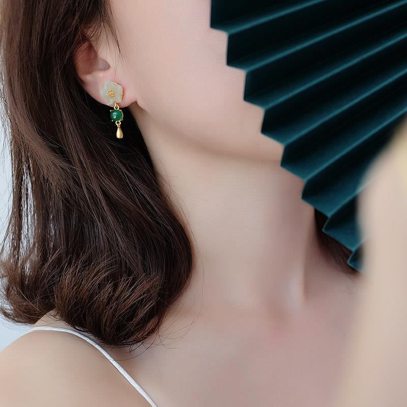 emerald japanese earrings