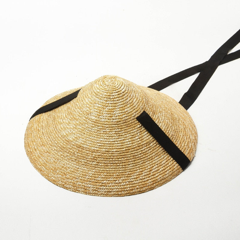 wide brim straw hat