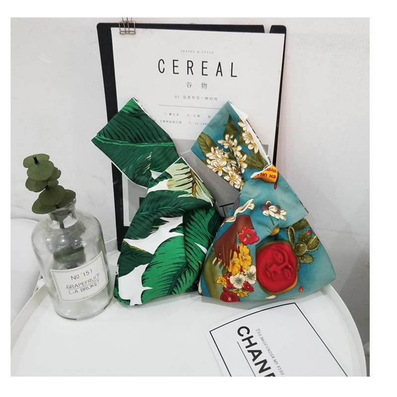 Spring glamor knot bag