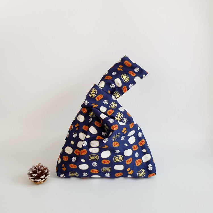 Spring glamor knot bag