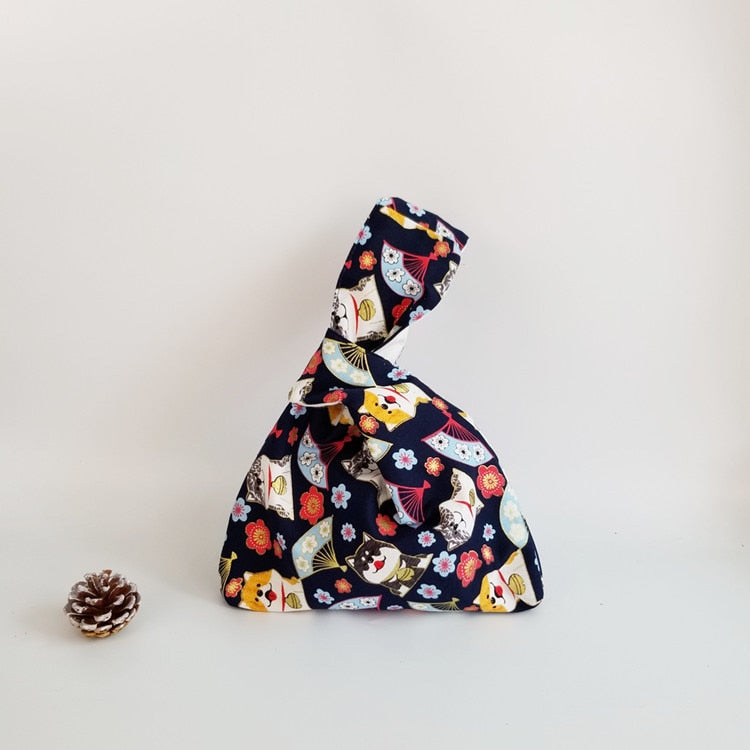 Spring glamor knot bag