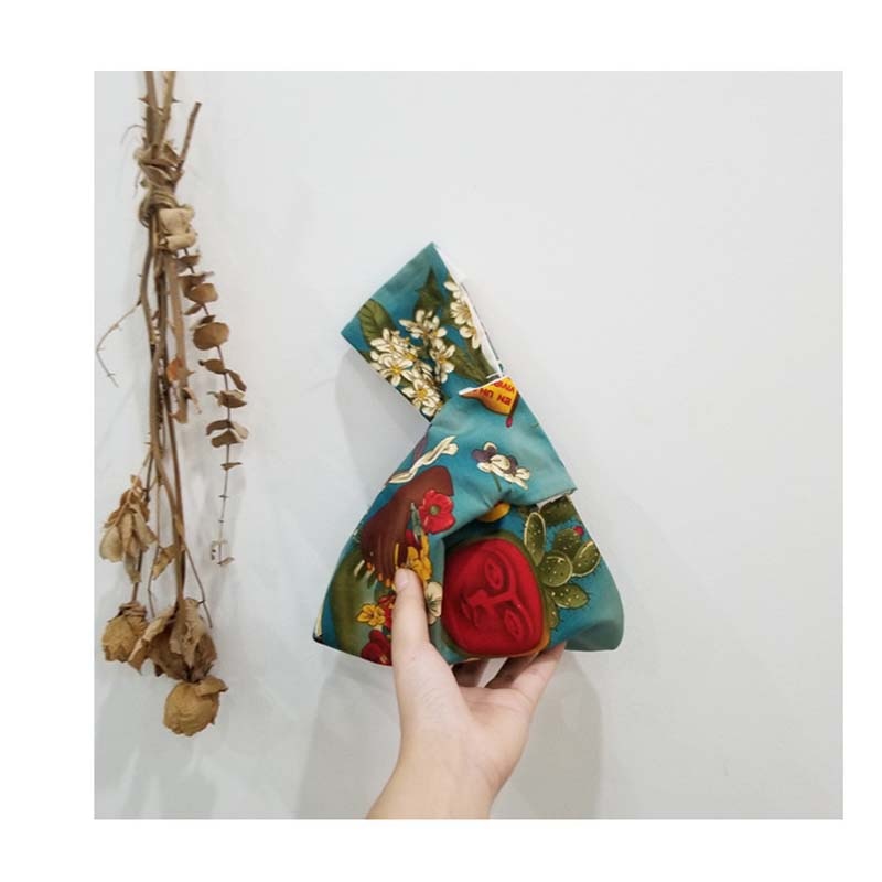 Spring glamor knot bag