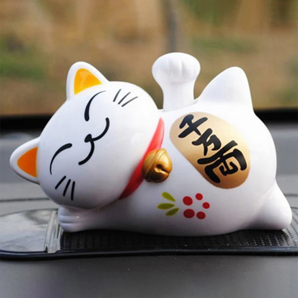 Japanese Lucky Waving Cat