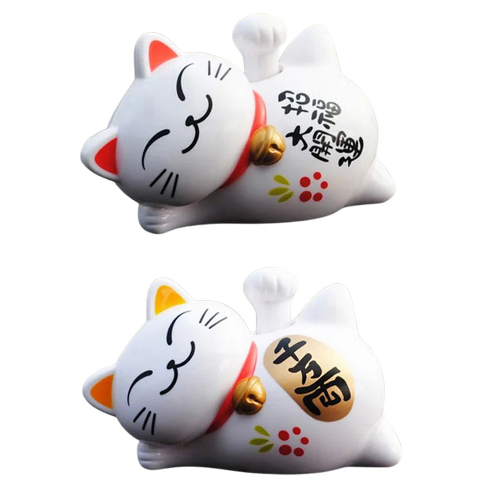 Japanese Lucky Waving Cat