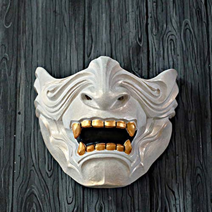 white mempo mask