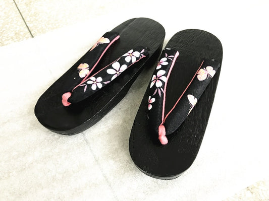 traditional japanese sandals