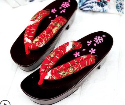 princess wear wooden sandals