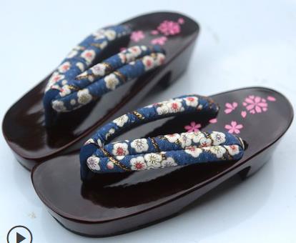 princess wear wooden sandals