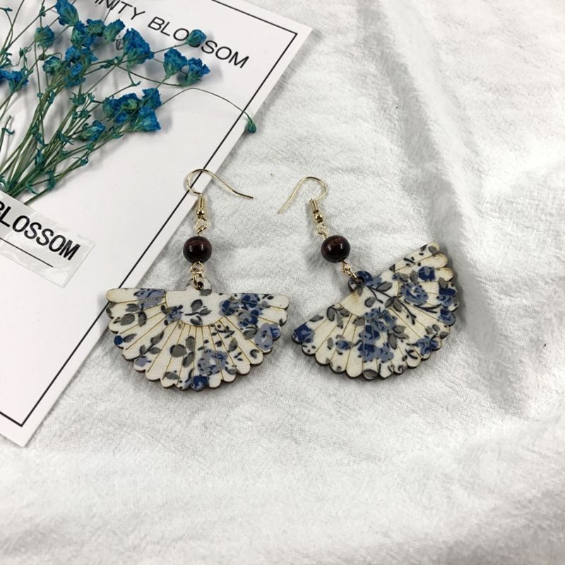 Fan shape earrings