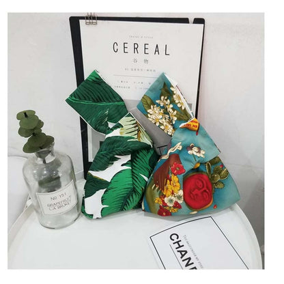 Spring glamor knot bag